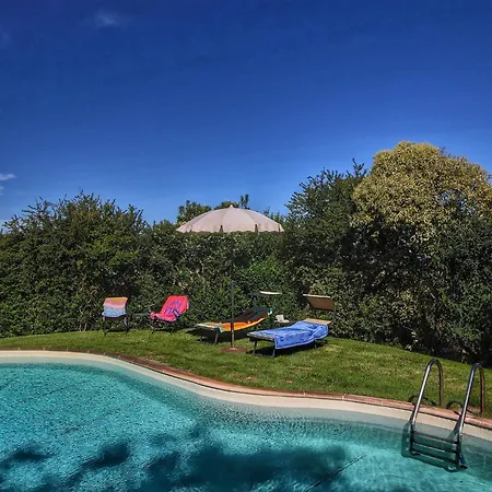 Tuscan Retreat With Pool